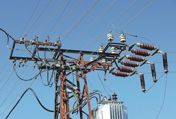 El sistema se basa en el análisis del funcionamiento de los aislantes eléctricos. El sistema se basa en el análisis del funcionamiento de los aislantes eléctricos.