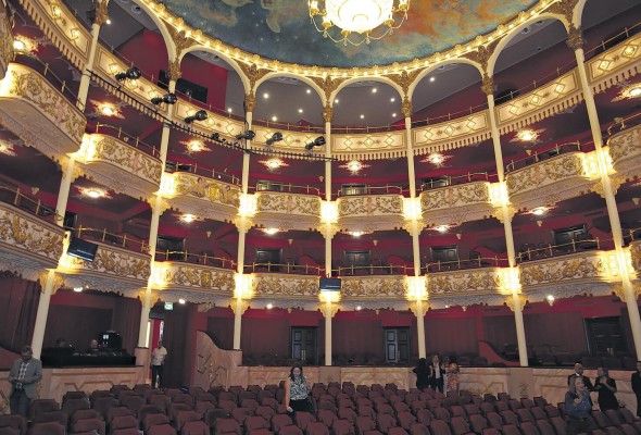 El teatro en todos sus estilos nutre la cultura panameña y da un espacio de expresión libre a la juventud. El teatro en todos sus estilos nutre la cultura panameña y da un espacio de expresión libre a la juventud.