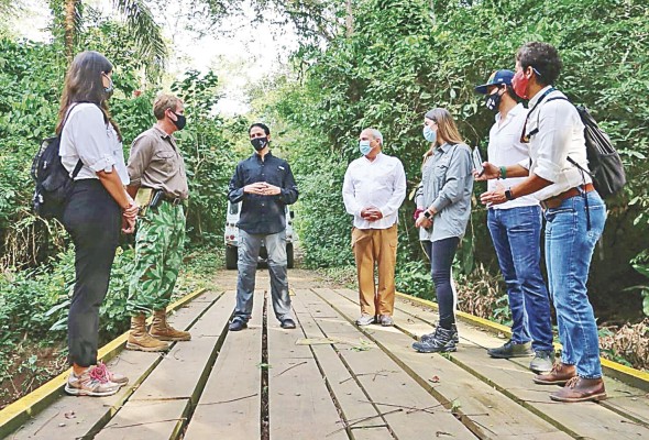 Lanzamiento del proyecto de '1,000 km de senderos' de la ATP, en alianza con MiAmbiente. Lanzamiento del proyecto de '1,000 km de senderos' de la ATP, en alianza con MiAmbiente.
