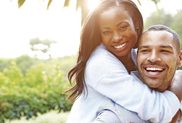 Expertos dicen que la cuarentena ayudó a las parejas a comunicarse mejor. Expertos dicen que la cuarentena ayudó a las parejas a comunicarse mejor.