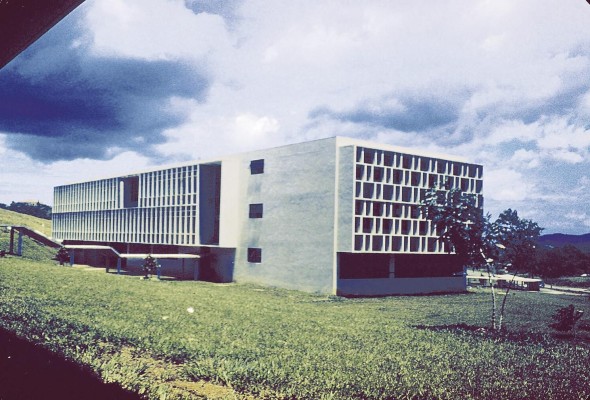 Facultad de Ingeniería y Arquitectura de la Universidad de Panamá Facultad de Ingeniería y Arquitectura de la Universidad de Panamá