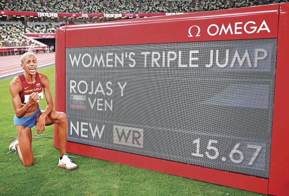 La venezolana Yulimar Rojas, nueva plusmarquista mundial de triple con un salto de 15,67 metros en su final de Tokio 2020. La venezolana Yulimar Rojas, nueva plusmarquista mundial de triple con un salto de 15,67 metros en su final de Tokio 2020.