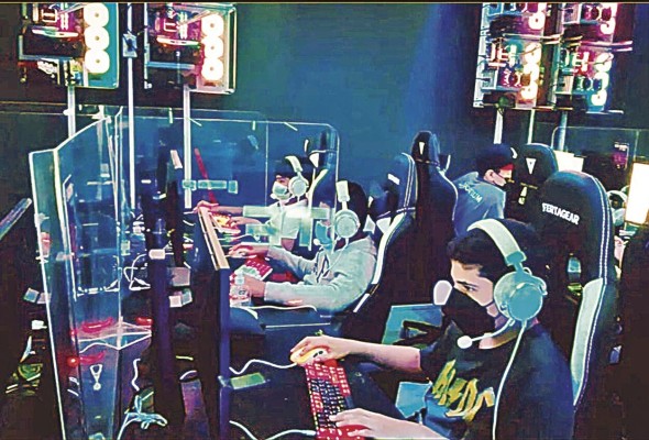 El centro de 'gaming' fue inaugurado en septiembre y tiene dos plantas con 24 computadoras especializadas. El centro de 'gaming' fue inaugurado en septiembre y tiene dos plantas con 24 computadoras especializadas.