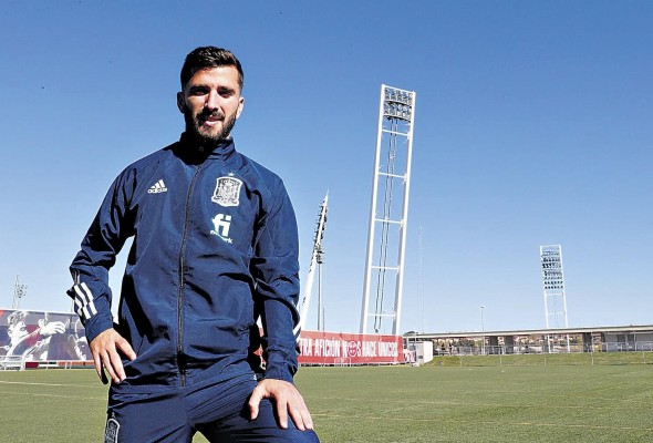 Gayà es un futbolista español que juega como defensa en el Valencia C. F. Gayà es un futbolista español que juega como defensa en el Valencia C. F.