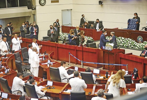 Ni imposiciones ni espíritu de ganzúa Ni imposiciones ni espíritu de ganzúa