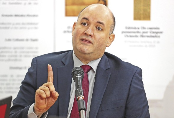 Alfredo Juncá, magistrado del Tribunal Electoral Alfredo Juncá, magistrado del Tribunal Electoral