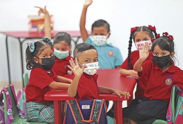 La felicidad de los más pequeños en su regreso a clases. La felicidad de los más pequeños en su regreso a clases.