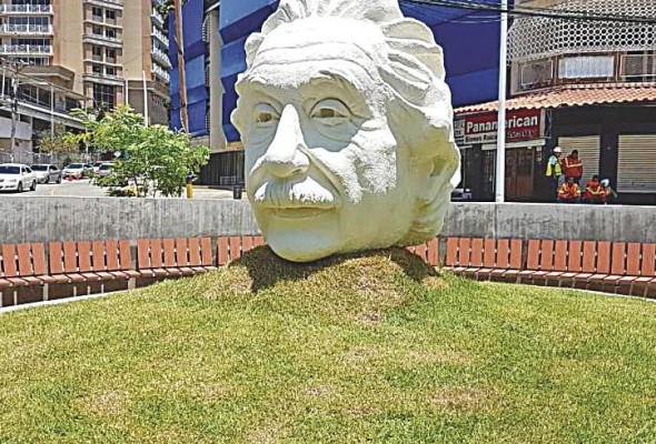 La cabeza de Albert Einstein fue hecha por Carlos Arboleda en 1968. La cabeza de Albert Einstein fue hecha por Carlos Arboleda en 1968.