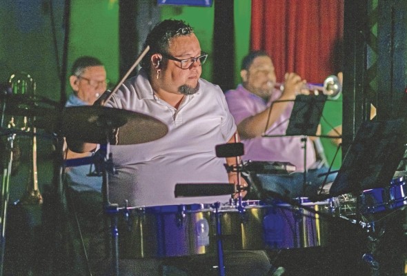 Músicos de la orquesta oficial de Rubén Blades dirigida por Roberto Delgado. Músicos de la orquesta oficial de Rubén Blades dirigida por Roberto Delgado.