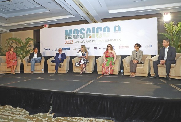 Los expositores compartieron con el público reflexiones sobre cómo la diversidad, la multiculturalidad, el respeto y la libertad hacen de Panamá un gran país. Los expositores compartieron con el público reflexiones sobre cómo la diversidad, la multiculturalidad, el respeto y la libertad hacen de Panamá un gran país.