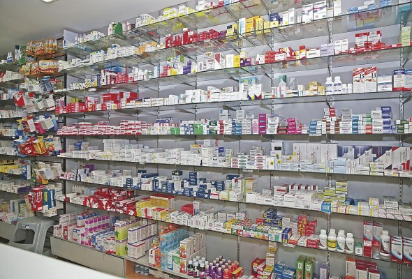 La población panameña ha reclamado por los altos precios de los medicamentos. La población panameña ha reclamado por los altos precios de los medicamentos.