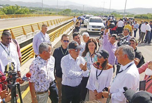Las autoridades se reunieron en la fronteriza ciudad colombiana de Cúcuta, capital del departamento de Norte de Santander. Las autoridades se reunieron en la fronteriza ciudad colombiana de Cúcuta, capital del departamento de Norte de Santander.