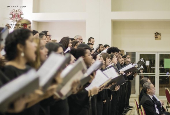 Masa coral que interpretó la Misa del Mangla r en el Festival América Cantat. Masa coral que interpretó la Misa del Mangla r en el Festival América Cantat.