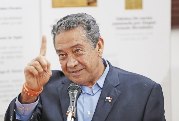 'Toto' Álvarez se postula para el cargo de presidente por el partido PAIS 'Toto' Álvarez se postula para el cargo de presidente por el partido PAIS