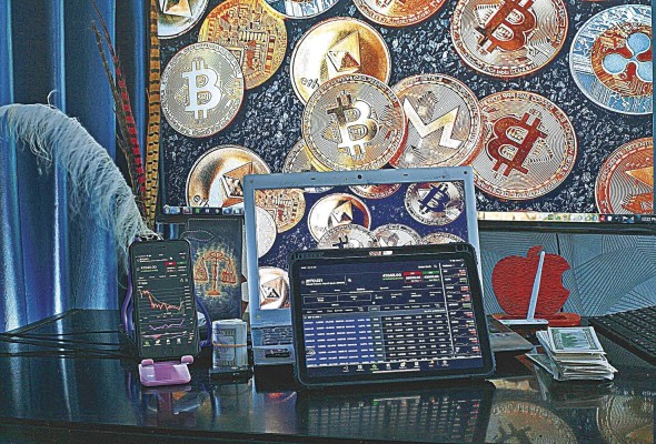 ¿Qué es una criptomoneda? No es más que un activo digital que, a través de datos encriptados, funciona como medio de intercambio o medio de pago. ¿Qué es una criptomoneda? No es más que un activo digital que, a través de datos encriptados, funciona como medio de intercambio o medio de pago.