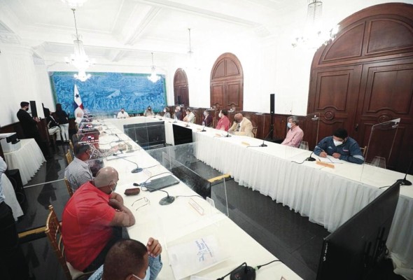 La Presidencia anunció que el tema de la CSS se discutirá en paralelo al proceso. La Presidencia anunció que el tema de la CSS se discutirá en paralelo al proceso.