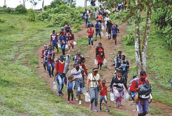 Panamá ha recibido en el área del Darién entre 2 mil 600 y 2 mil 800 migrantes irregulares diariamente. Panamá ha recibido en el área del Darién entre 2 mil 600 y 2 mil 800 migrantes irregulares diariamente.