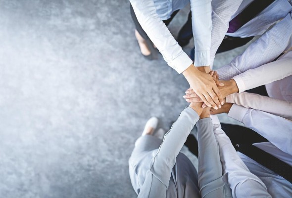 Las empresas encaran desafíos para adaptarse a los retos mediante las oportunidades de la sostenibilidad. Las empresas encaran desafíos para adaptarse a los retos mediante las oportunidades de la sostenibilidad.