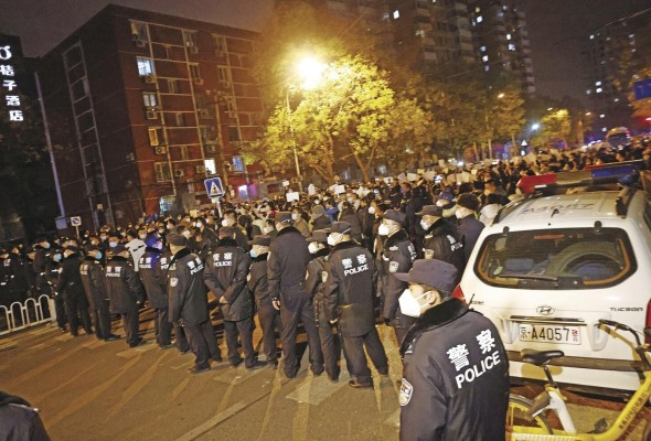 Imágenes de las protestas del pasado 27 de noviembre en Urumqi, China. Imágenes de las protestas del pasado 27 de noviembre en Urumqi, China.