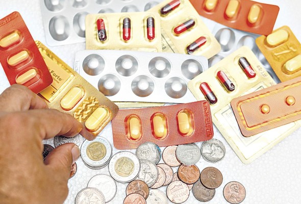 Adicional al 30% de descuento, las farmacias están obligadas a otorgar un 20% de descuento a los jubilados, pensionados y personas con discapacidad. Adicional al 30% de descuento, las farmacias están obligadas a otorgar un 20% de descuento a los jubilados, pensionados y personas con discapacidad.