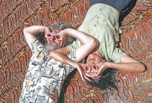 Jonathan Jarker y Donna Conlon llevan 17 años de colaboración en videoarte. Jonathan Jarker y Donna Conlon llevan 17 años de colaboración en videoarte.