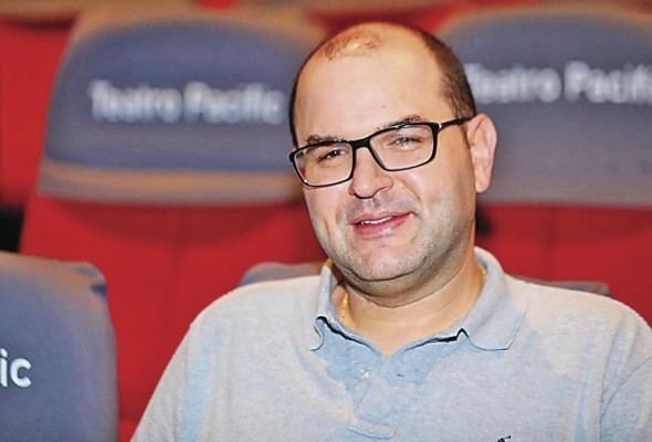 El director de la obra Benjamín Cohen El director de la obra Benjamín Cohen