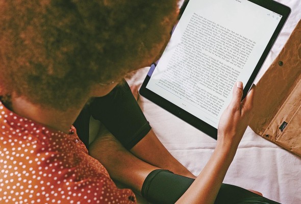 Los 'e-books' se han popularizado a través de plataformas como Amazon, Google Play y Kindle. Los 'e-books' se han popularizado a través de plataformas como Amazon, Google Play y Kindle.