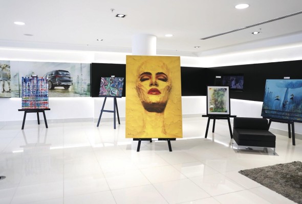 Las obras estarán exhibidas hasta el 3 de agosto en la Sala de BMW Plaza Las obras estarán exhibidas hasta el 3 de agosto en la Sala de BMW Plaza