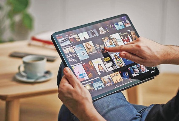 Netflix ha destinado un fondo de $150 millones para apoyar la industria cinematográfica en Estados Unidos, Latinoamérica y Europa. Netflix ha destinado un fondo de $150 millones para apoyar la industria cinematográfica en Estados Unidos, Latinoamérica y Europa.