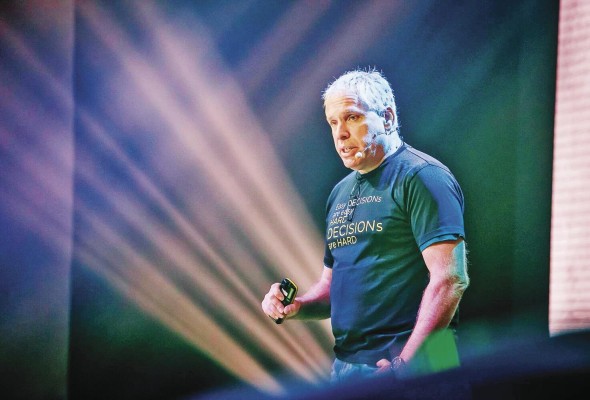 Con una amplia lista de compañías emergentes fundadas, la mente cocreadora de Waze impulsa la creatividad de los nuevos emprendedores alrededor del mundo. Con una amplia lista de compañías emergentes fundadas, la mente cocreadora de Waze impulsa la creatividad de los nuevos emprendedores alrededor del mundo.