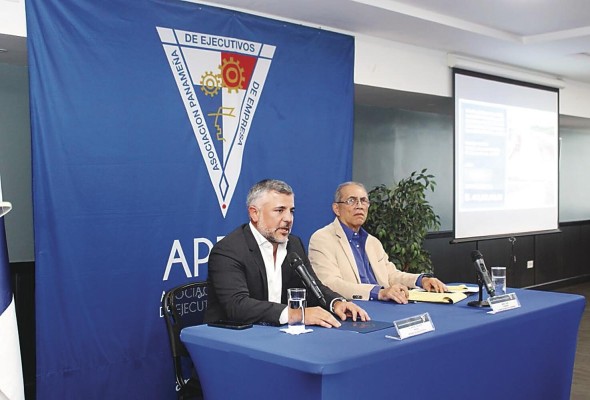 El ministro de Obras Públicas, Rafael Sabonge, en el foro anual de la Asociación Panameña de Ejecutivos de Empresa (Apede) y su Comisión de Desarrollo Marítimo y Logístico. El ministro de Obras Públicas, Rafael Sabonge, en el foro anual de la Asociación Panameña de Ejecutivos de Empresa (Apede) y su Comisión de Desarrollo Marítimo y Logístico.