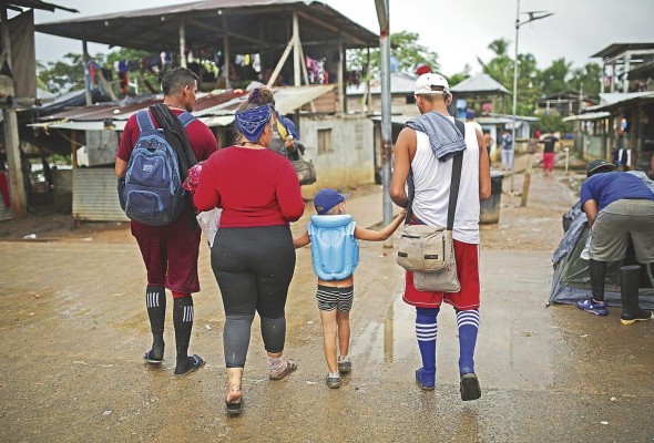 Colombia no controla los flujos de migrantes que salen de su país hacia Panamá, la frontera es sumamente porosa y la divide la selva de Darién. Colombia no controla los flujos de migrantes que salen de su país hacia Panamá, la frontera es sumamente porosa y la divide la selva de Darién.