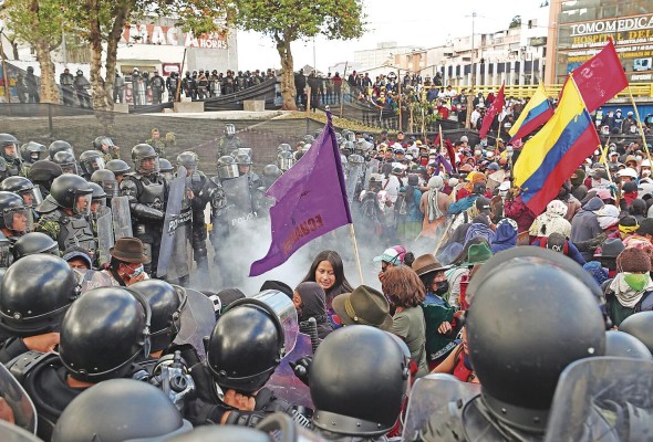 Ecuador cumple doce días de protesta y suma al menos cuatro muertos. Ecuador cumple doce días de protesta y suma al menos cuatro muertos.