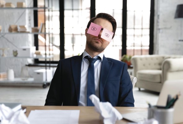 Si siente que su jefe interrumpe su carrera, primero observe el entorno y las posibles razones. Si siente que su jefe interrumpe su carrera, primero observe el entorno y las posibles razones.