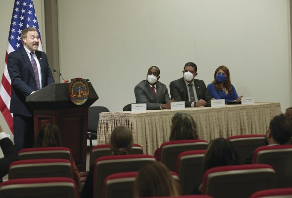 Autoridades presentes durante el evento en conmemoración del Día Internacional contra la Corrupción. Autoridades presentes durante el evento en conmemoración del Día Internacional contra la Corrupción.