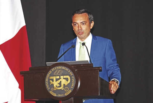 Dr. Rodney Delgado, director de la Dinace de la UTP. Dr. Rodney Delgado, director de la Dinace de la UTP.