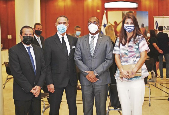Gerardo Berroa, Guillermo A. Adames, Javier Caraballo y Magali Martínez Gerardo Berroa, Guillermo A. Adames, Javier Caraballo y Magali Martínez