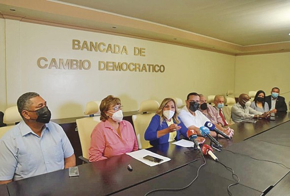 'Bancada mayoritaria' ratificó su respaldo a Crispiano Adames. 'Bancada mayoritaria' ratificó su respaldo a Crispiano Adames.