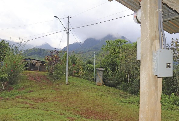 Vivir con energía eléctrica: una transformación para El Guayabo y El Filo Vivir con energía eléctrica: una transformación para El Guayabo y El Filo