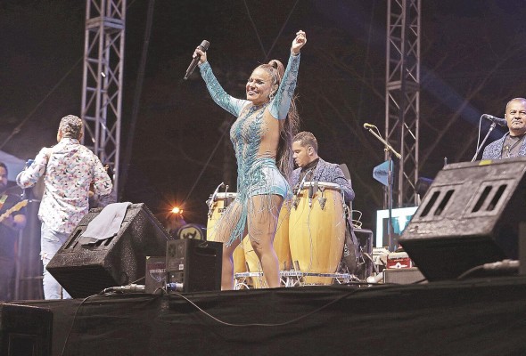 Los Patrones de la Cumbia, Samy y Sandra Sandoval, en el 'Canoso Fest'. Los Patrones de la Cumbia, Samy y Sandra Sandoval, en el 'Canoso Fest'.