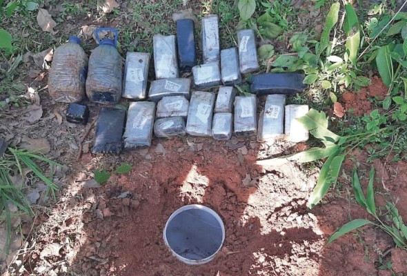 El fin de semana, fuerzas policiales hallaron $2,8 millones en 11 tumbas. El fin de semana, fuerzas policiales hallaron $2,8 millones en 11 tumbas.