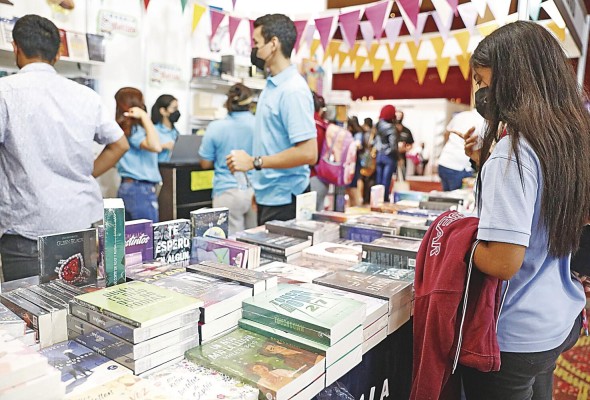 Agenda de la FIL acoge a estudiantes del país Agenda de la FIL acoge a estudiantes del país