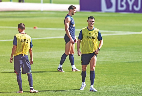 Cristiano Ronaldo durante una rueda de presensa en Al Shahhniya, Qatar, este 21 de noviembre. Cristiano Ronaldo durante una rueda de presensa en Al Shahhniya, Qatar, este 21 de noviembre.