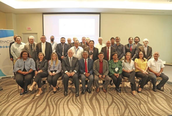 Participantes del taller para la construcción del Sistema Nacional de Investigación, Innovación, Desarrollo y Docencia, alineado a la Pade. Participantes del taller para la construcción del Sistema Nacional de Investigación, Innovación, Desarrollo y Docencia, alineado a la Pade.