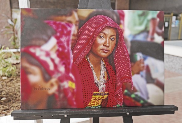 Sus obras destacan la labor de la mujer indígena en Panamá. Sus obras destacan la labor de la mujer indígena en Panamá.