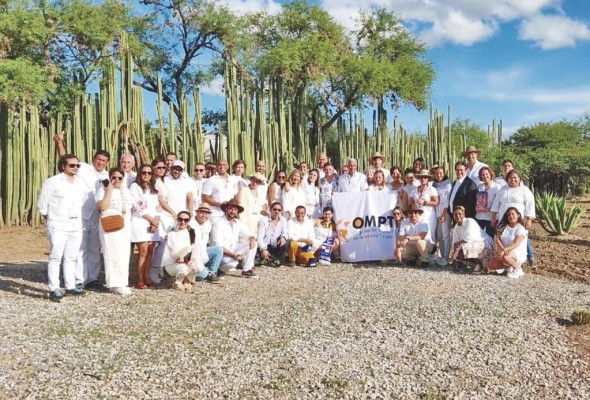 Periodistas celebran su día en la hacienda Patatus, en San Luis Potosí. Periodistas celebran su día en la hacienda Patatus, en San Luis Potosí.