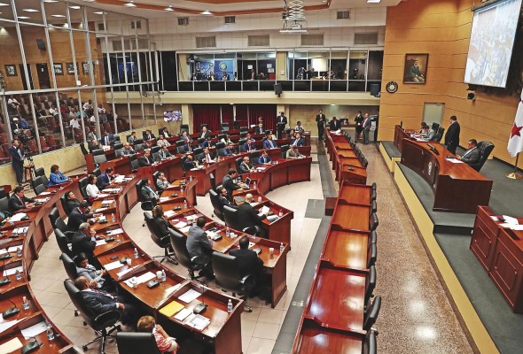 El anteproyecto debe ser discutido por la comisión de Trabajo, y en caso de dar el visto bueno se discute como proyecto de ley. El anteproyecto debe ser discutido por la comisión de Trabajo, y en caso de dar el visto bueno se discute como proyecto de ley.