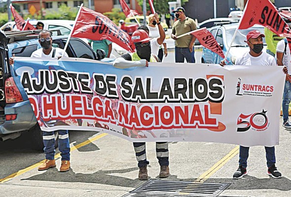 Los trabajadores de la construcción acudieron al Ministerio de Trabajo. Los trabajadores de la construcción acudieron al Ministerio de Trabajo.