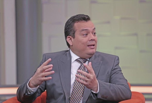 Araúz cuestiona que algunos despachos judiciales se resistan a utilizar la tecnología, a pesar de la pandemia. Araúz cuestiona que algunos despachos judiciales se resistan a utilizar la tecnología, a pesar de la pandemia.