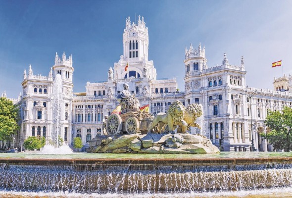Fuente de Cibeles, un punto neurálgico para el turismo. Fuente de Cibeles, un punto neurálgico para el turismo.